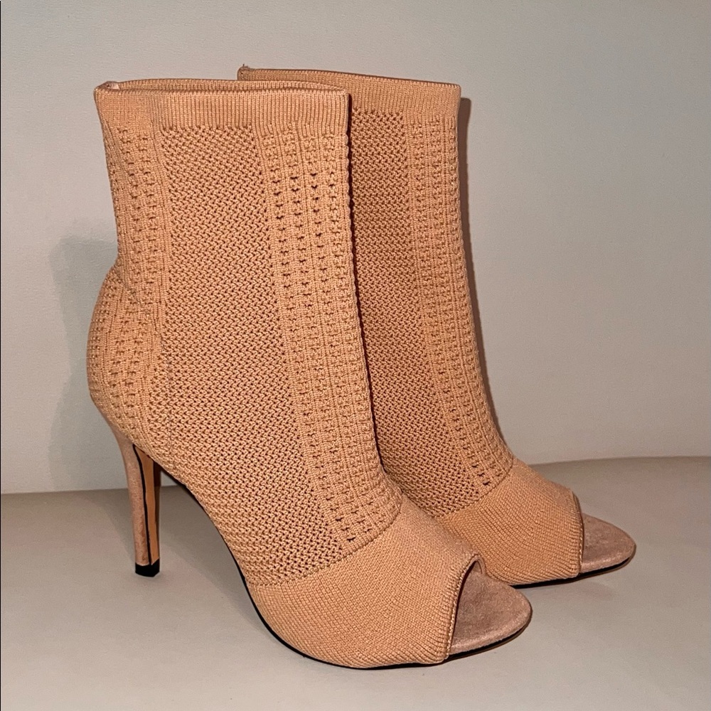 NWT Beige Women Tow Heel Booties